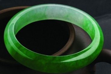 翡翠和蓝田玉的区别在哪里?可以如何辨认? 翡翠和蓝田玉的区别在哪里?可以如何辨认?