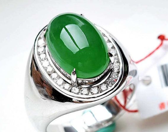 阳绿翡翠戒指现在价格是多少 阳绿翡翠戒指图片及介绍