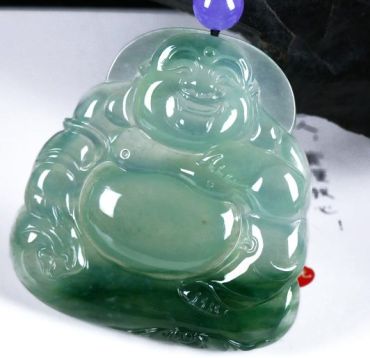 女性佩戴翡翠佛公的好处有哪些  翡翠佛公寓意代表什么