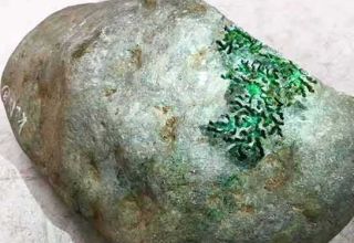翡翠赌石究竟是怎样赌的   投资风险高不高
