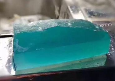 怎么区分分辨晴水翡翠和蓝水翡翠   蓝水翡翠值得购买吗