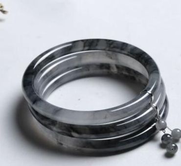 为什么说乌鸡种翡翠被称为“黑马” 原因有四点
