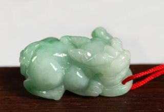 翡翠貔貅摆件要怎么放才好   翡翠貔貅吊坠应该如何佩戴