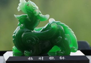 常见翡翠摆件有什么寓意   翡翠白菜图片及收藏价格分析