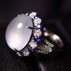 如何选择适合自己的翡翠戒指  翡翠戒指有什么特征和寓意