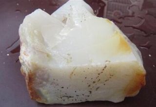 怎么鉴定石英岩玉和翡翠   分析石英岩玉和翡翠之间的区别