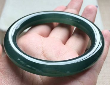 翡翠手镯真伪鉴别最常用三个方法  翡翠手镯相关知识