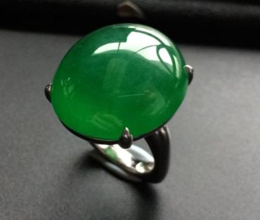 翡翠古玉有什么特点及特别之处  翡翠古玉保养方法