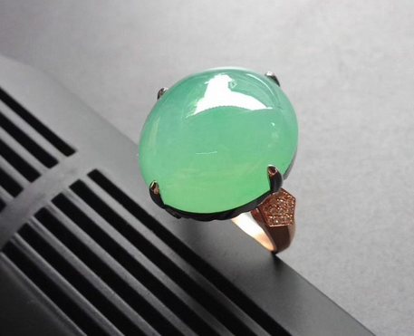 翡翠的水指的是什么  翡翠真伪怎样识别