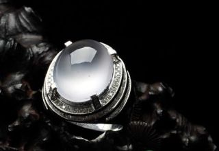 高档翡翠戒指一般是多少钱  翡翠戒指种类及选购技巧