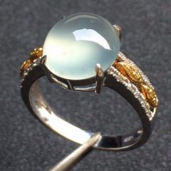 挑选冰种翡翠戒指要注意哪些   翡翠戒指颜色好坏怎么分辨