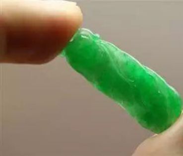 翡翠最新价格公示 看看你的翡翠是升值还是贬值了