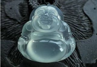 玻璃种翡翠行情趋势分析 玻璃种翡翠处于金字塔塔尖的地位