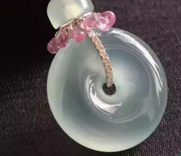 人们爱翡翠的六大理由及翡翠投资