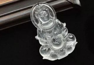 翡翠颜色解读：各色翡翠说端详，紫色绿色价最高