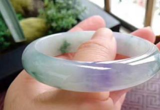 购买翡翠时为什么说“玉不过手” 这是什么意思