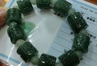 怎样挑选合适男士的翡翠手链  翡翠手链选购细节