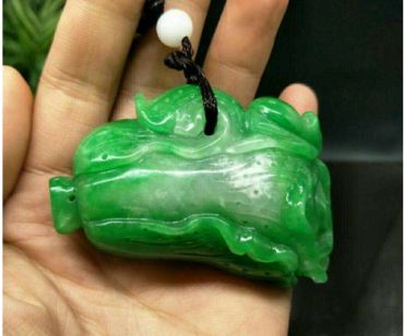翡翠手把件选购几大要点  翡翠手把件不同寓意解读