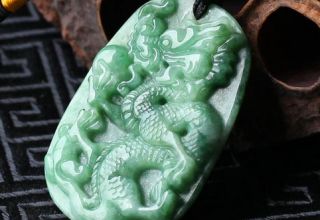 翡翠龙牌佩戴有什么忌讳  翡翠龙牌吊坠发展前景