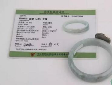 天然A货翡翠手镯一段时间后竟成了B货？真相是什么
