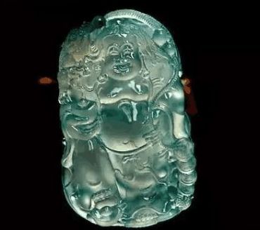 如何挑选带色的翡翠 挑选翡翠技巧