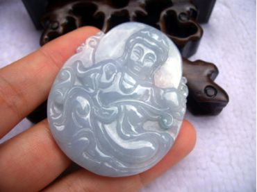 如何挑选豆种和糯种翡翠 翡翠挑选指南