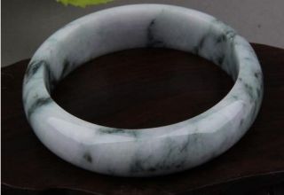 翡翠清洗越干净越好吗  翡翠保养错误方法