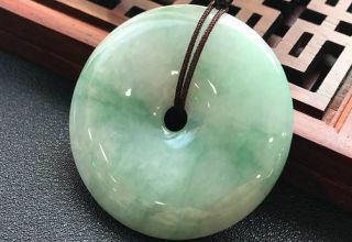 翡翠平安扣哪个颜色最值钱  翡翠平安扣价格