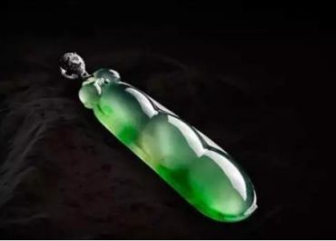 什么是翡翠的色根？色根真的可以鉴别翡翠真伪吗