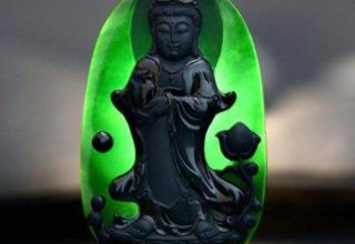 翡翠墨玉传说故事：神秘典雅的墨玉有着传奇的身世