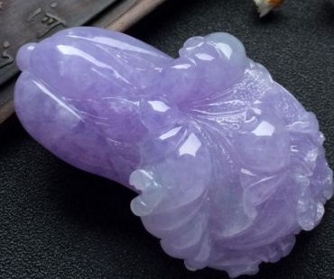 适合佩戴翡翠白菜人群有哪些 翡翠白菜寓意究竟是什么