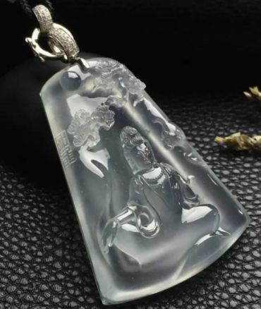 为什么素颜翡翠比雕花翡翠更有升值潜力呢