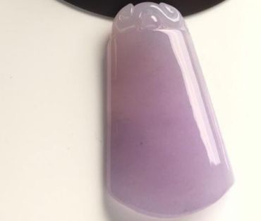 什么颜色的翡翠价值最高 怎么看翡翠的价值