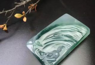 翡翠薄意雕刻的特点是什么