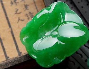 翡翠价值衡量标准 翡翠不是越复杂价格就越贵 翡翠价值衡量标准 翡翠不是越复杂价格就越贵