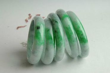 翡翠戴太久怎么办？这四点小知识帮助你