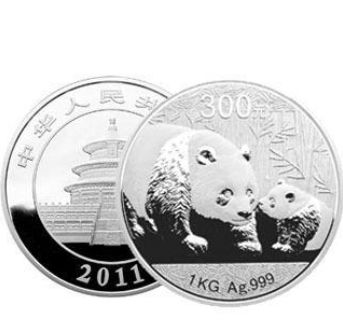 2011年熊猫一公斤银币受到市场热捧，收藏价值高