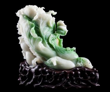 和田玉摆件玉白菜都有哪些寓意？白菜为什么深受玉雕大师的喜爱？
