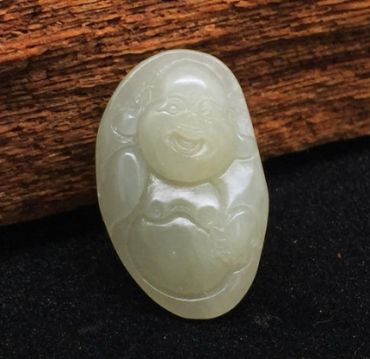 佩戴和田玉佛都有什么好处？值不值得购买？