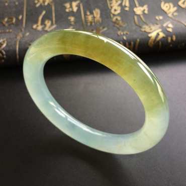 什么是晴水种翡翠  晴水种翡翠市场价格
