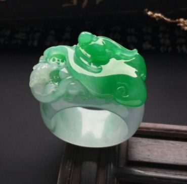 翡翠扳指为什么受到大家喜欢？翡翠扳指都有哪些亮点？