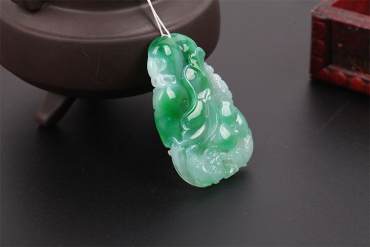 翡翠怎么开光   解读佩戴翡翠功效及作用