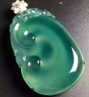 蓝水翡翠是什么？蓝水翡翠都有哪些特点？