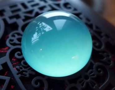 蓝水翡翠是什么？蓝水翡翠都有哪些特点？