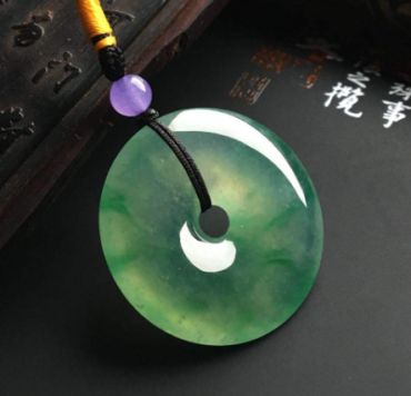 翡翠平安扣都有什么寓意?佩戴有没有什么讲究? 翡翠平安扣都有什么寓意?佩戴有没有什么讲究?