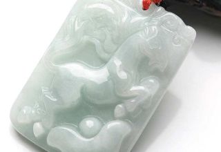 有哪些好看的糯种白翡翠挂件及图片