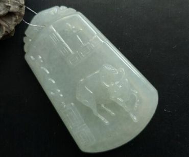 佩戴翡翠牛牌有什么寓意吗     寓意是好的还是坏的