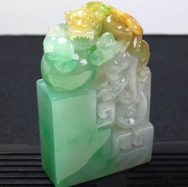 如何挑选翡翠貔貅   佩戴什么款式的翡翠貔貅比较好