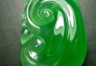 翡翠裂纹能愈合吗  有裂痕的翡翠值得入手吗