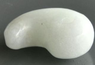 不透明的白翡翠值钱吗   白色翡翠出现的原因